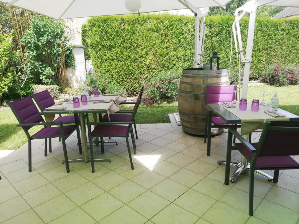 Logis Hotel Restaurant L'Oree Des Bois La Breille-les-Pins ภายนอก รูปภาพ