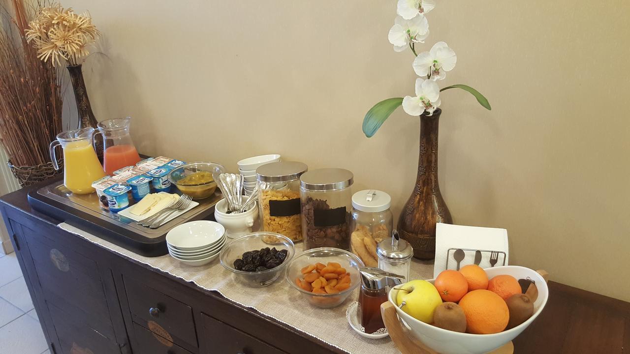 Logis Hotel Restaurant L'Oree Des Bois La Breille-les-Pins ภายนอก รูปภาพ