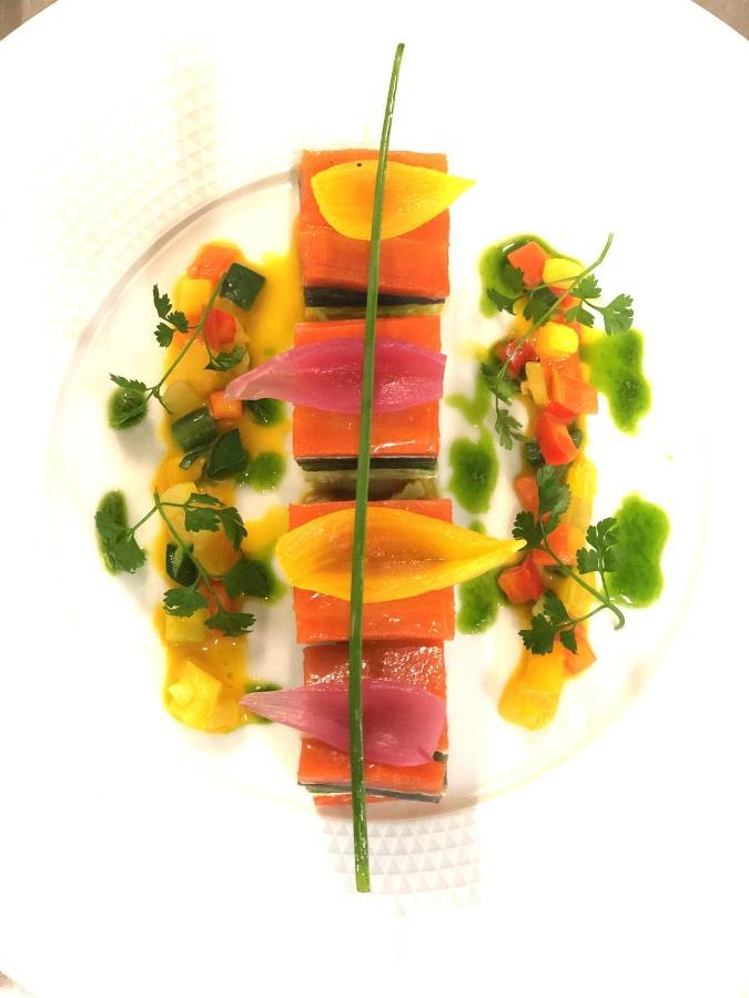 Logis Hotel Restaurant L'Oree Des Bois La Breille-les-Pins ภายนอก รูปภาพ